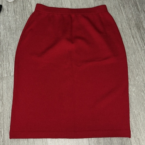 St. John Collection red Skirt Knee Length Knit material - Picture 1 of 10